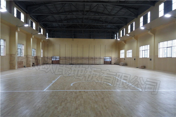 湖南郴州第十八完小羽毛球館運(yùn)動木地板成功案例