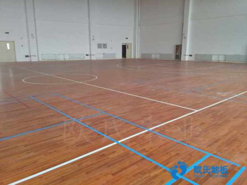 體育場(chǎng)木地板施工，四個(gè)細(xì)節(jié)