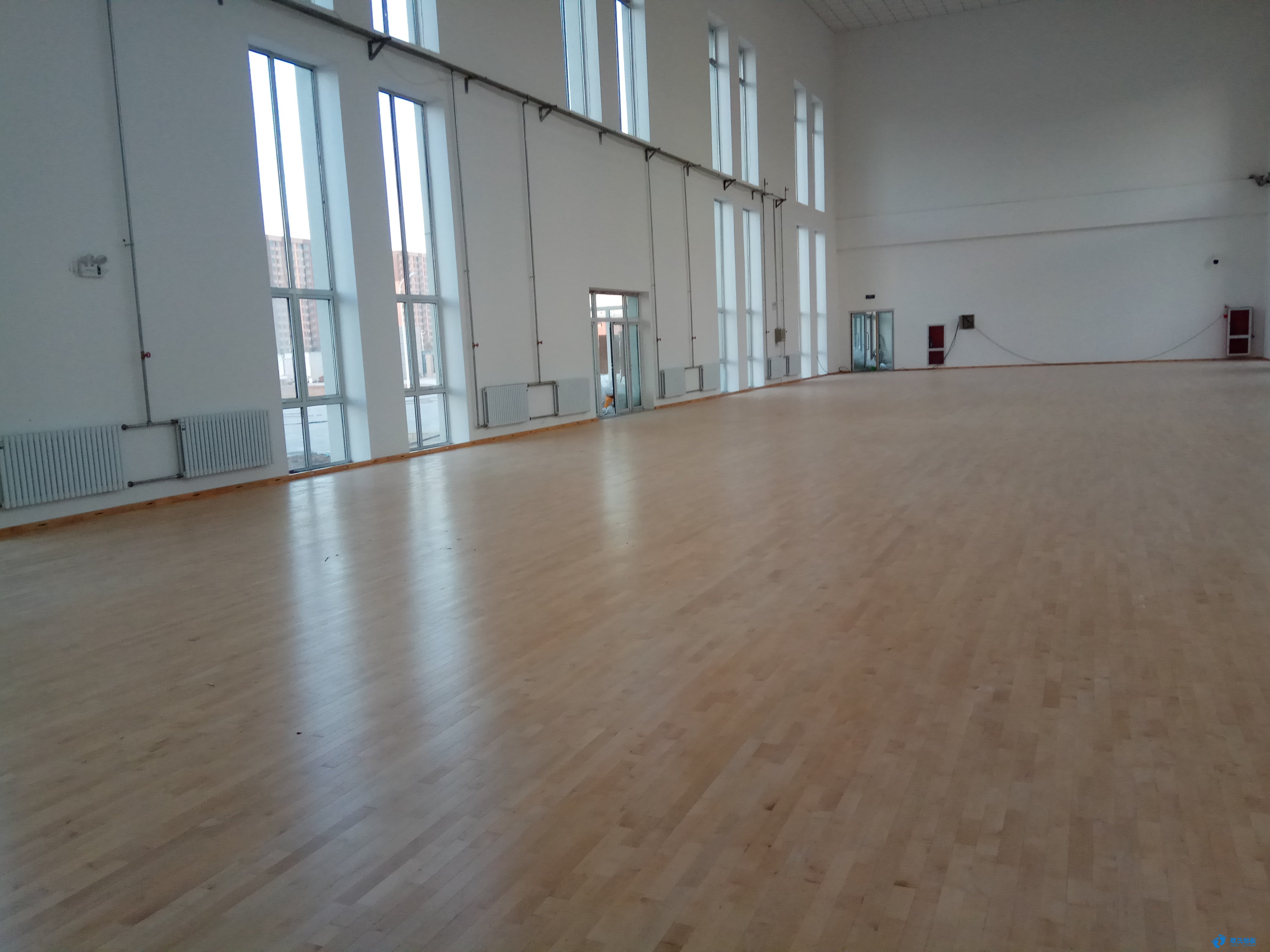 哈爾濱籃球場(chǎng)木地板生產(chǎn)廠家，歐氏地板有限公司