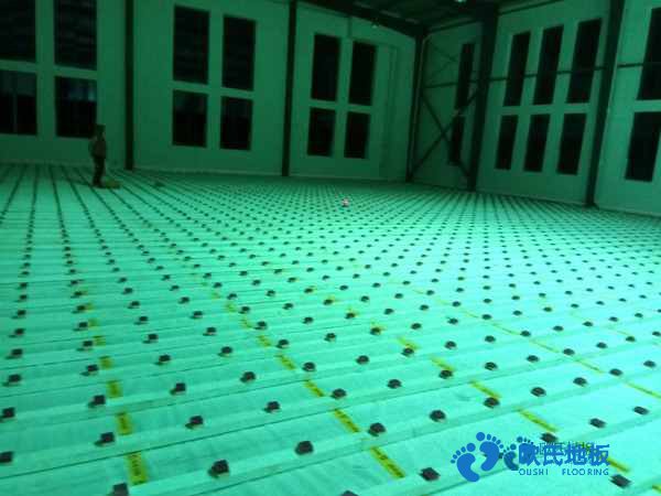 那里有專業(yè)室內木地板