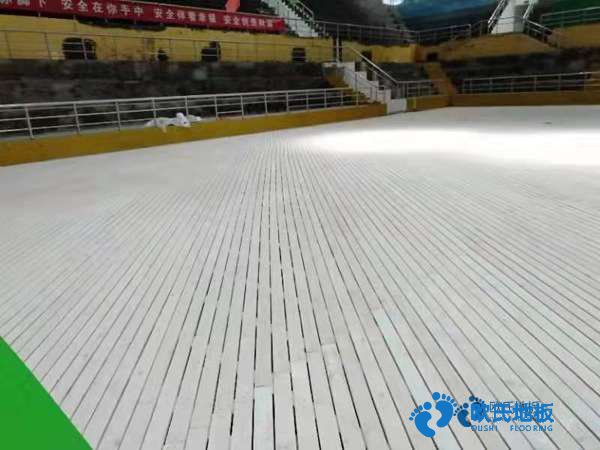 楓木運(yùn)動場館地板廠家報價