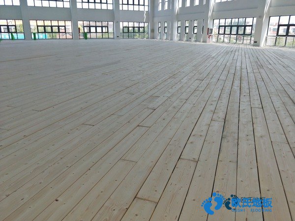 楓木籃球運動地板如何保潔