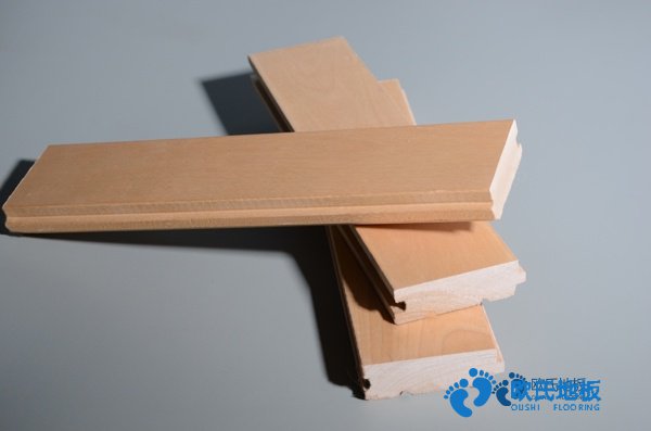 楓樺木運(yùn)動場地板廠家報價