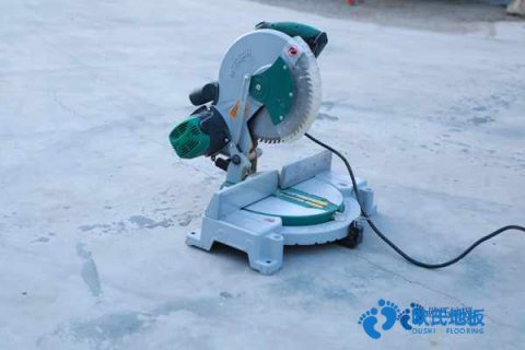 學?；@球地板的參數(shù)