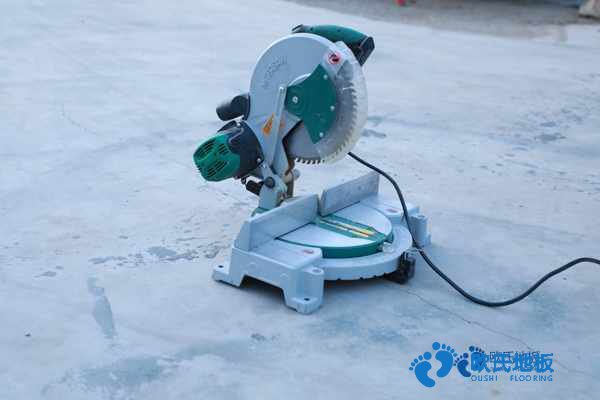 學?；@球地板的參數(shù)