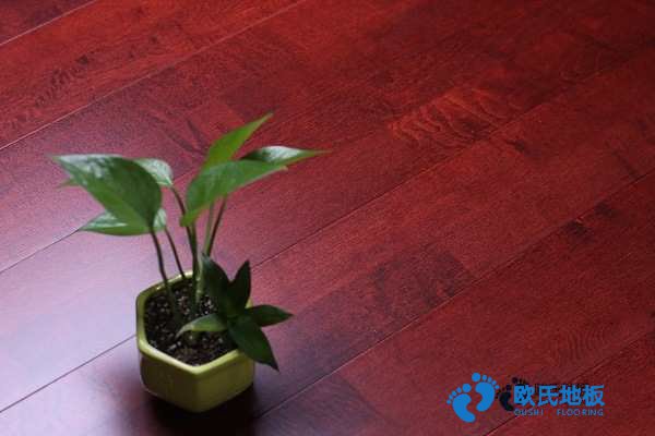 學?；@球地板的參數(shù)