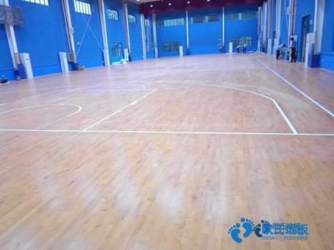 單龍骨運動場地板如何保養(yǎng)