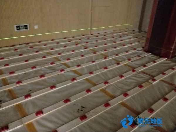 學(xué)校運(yùn)動(dòng)場(chǎng)館木地板施工方案