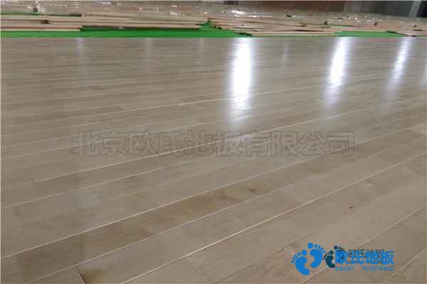 學(xué)?；@球場(chǎng)館地板含水率