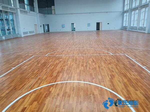 學(xué)?；@球館地板耐磨度