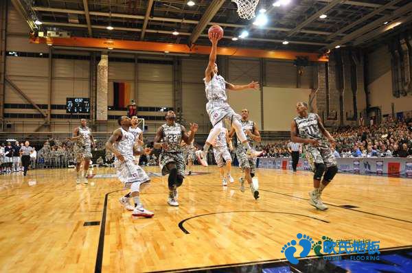 學(xué)?；@球場地木地板的回彈率怎么算