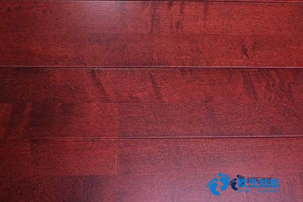 學(xué)?；@球地板用哪種好