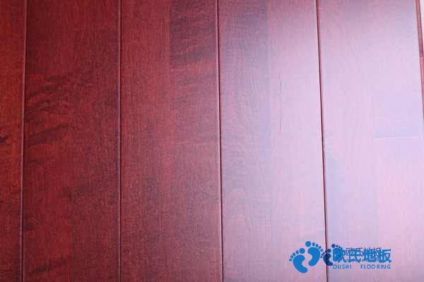 學(xué)?；@球地板用哪種好