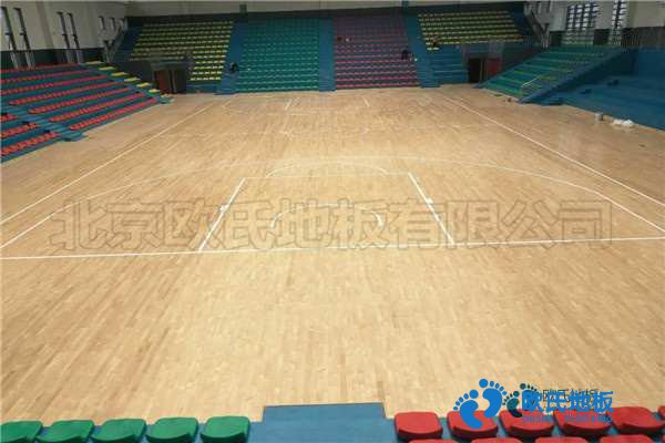 學(xué)?；@球場地地板防火