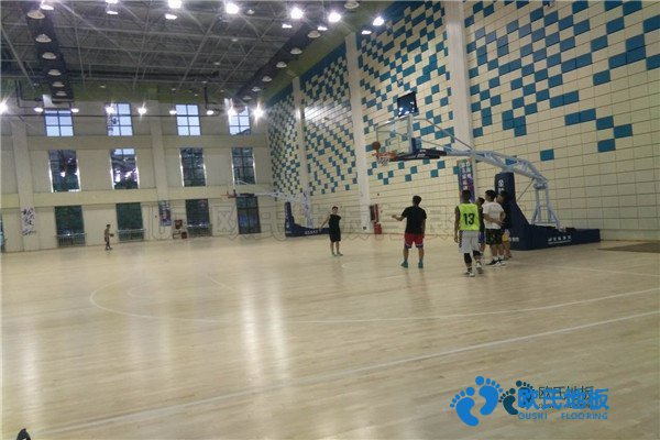 學(xué)?；@球場(chǎng)地木地板規(guī)格