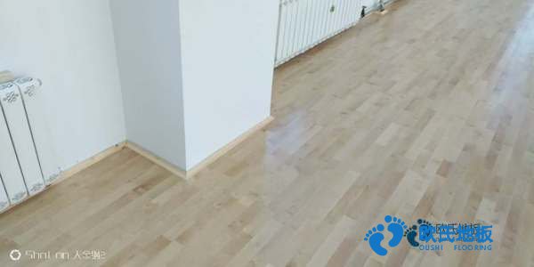 學(xué)?；@球場(chǎng)館地板用什么材料好