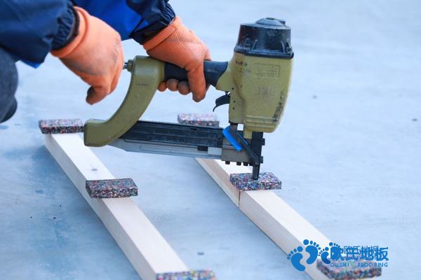 質(zhì)量好運(yùn)動籃球木地板施工單位