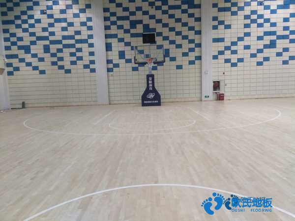 學(xué)?；@球場地木地板能用多久