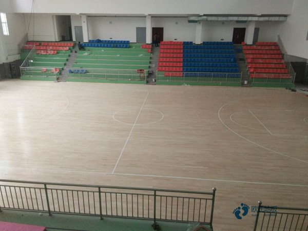 較好的籃球運(yùn)動(dòng)木地板畫線