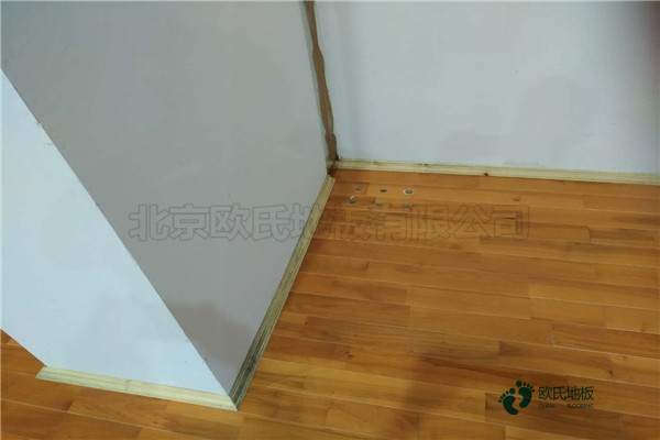 較好的籃球運動木地板什么材質(zhì)的耐用