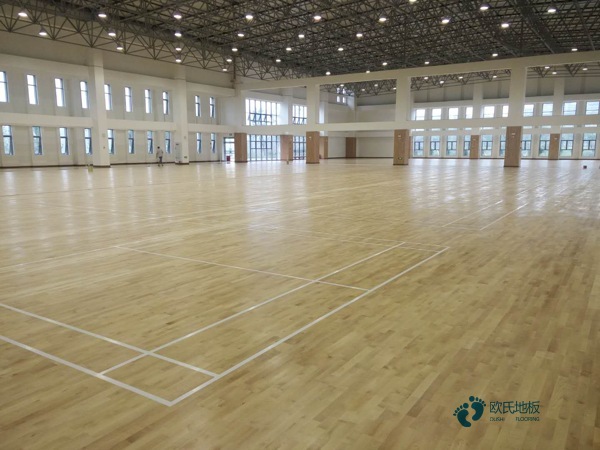 較好的籃球運(yùn)動木地板怎么防滑