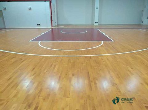 較好的體育運(yùn)動木地板的做法