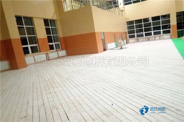 較好的籃球運(yùn)動木地板怎么挑選