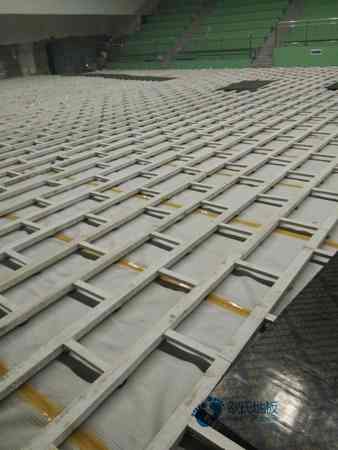 22mm厚運(yùn)動(dòng)場館木地板2