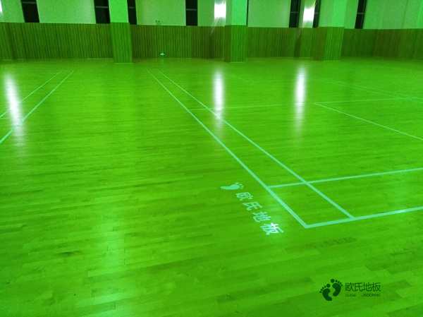 運動籃球木地板便宜的多少錢一平方米1