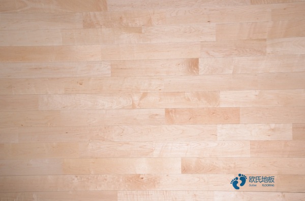 實(shí)木體育地板上畫線1