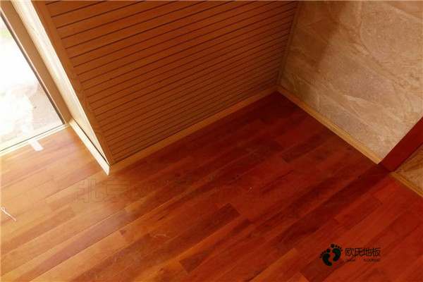 實(shí)木體育地板材料選擇1