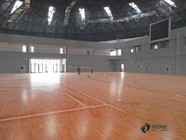 22mm厚運(yùn)動(dòng)場館木地板哪個(gè)牌子比較好2