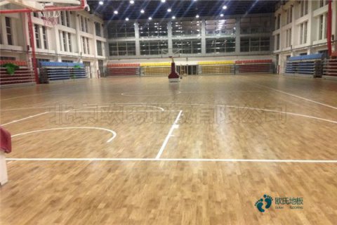 學(xué)?；@球館地板適合籃球館嗎