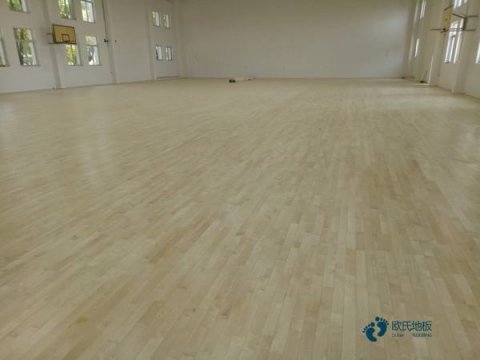 運(yùn)動(dòng)場木地板價(jià)格