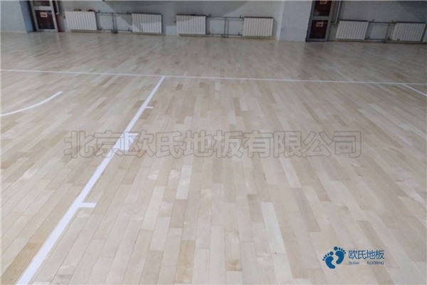 學(xué)?；@球館木地板防潮層3